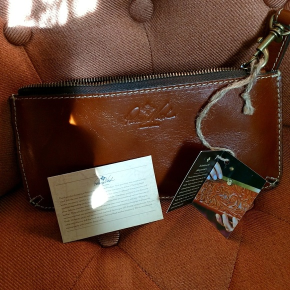Patricia Nash Handbags - Patricia Nash 100% Italian Leather wristlet NEW!!!